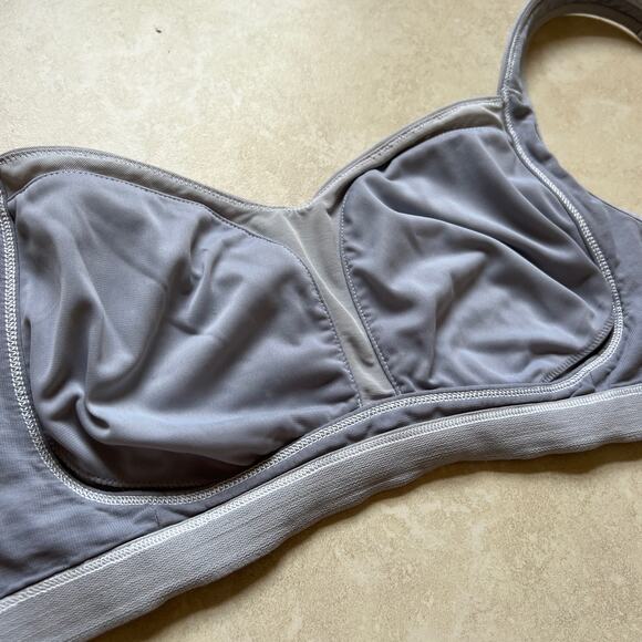 Lululemon Ta Ta Tamer Bra Workout Athletic Sports Bra Light Blue Gray Size 34C - Picture 6 of 6